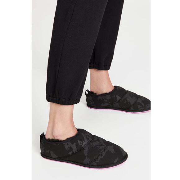 New in box - Sorel Bodega Run Fur Slippers - Picture 2 of 10